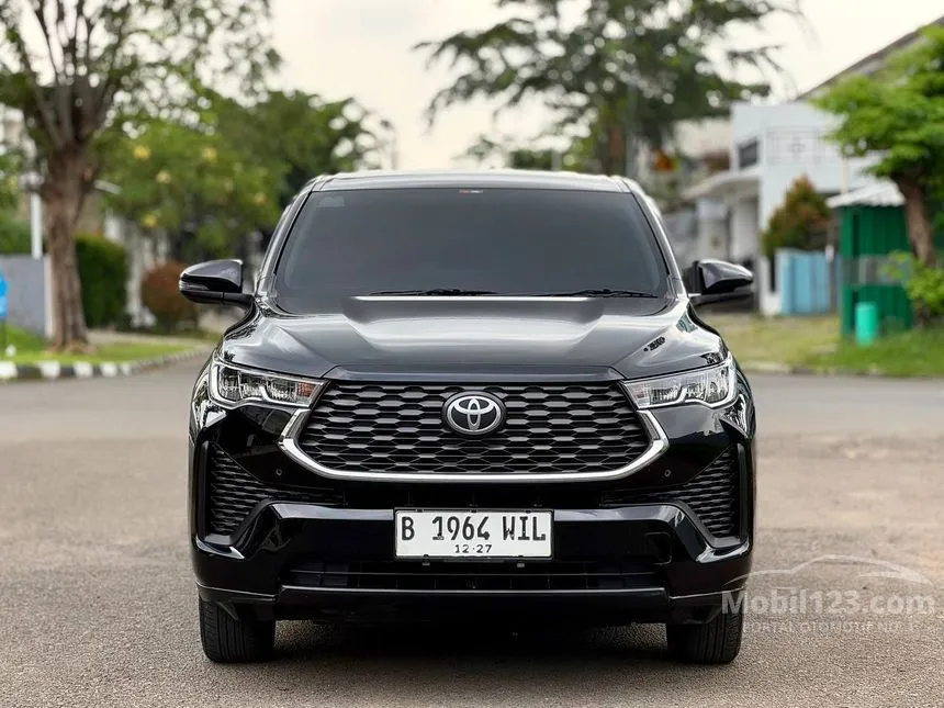 Jual Mobil Toyota Kijang Innova Zenix 2022 V (Non Premium Color) 2.0 di DKI Jakarta Automatic MPV Hitam Rp 370.000.000