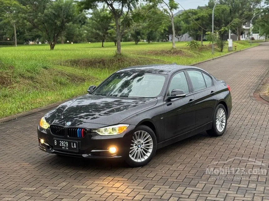 Jual Mobil BMW 320i 2013 Sport 2.0 di DKI Jakarta Automatic Sedan Hitam Rp 255.000.000