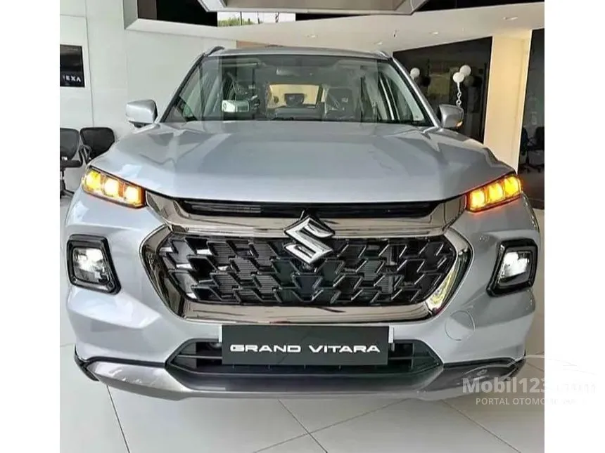 Jual Mobil Suzuki Grand Vitara 2024 MHEV GX Two Tone 1.5 di Jawa Barat Automatic SUV Silver Rp 315.400.000