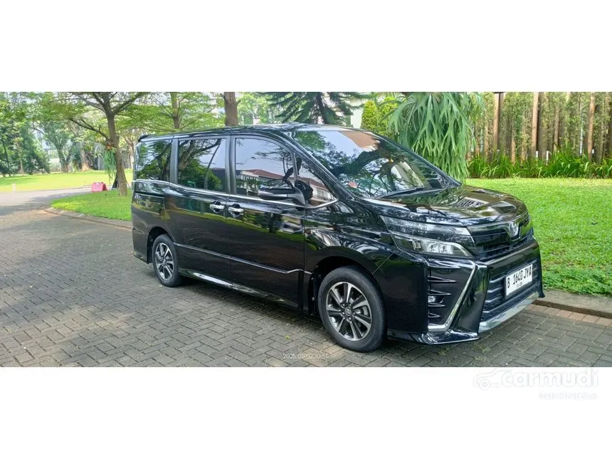 2018 Toyota Voxy MPV