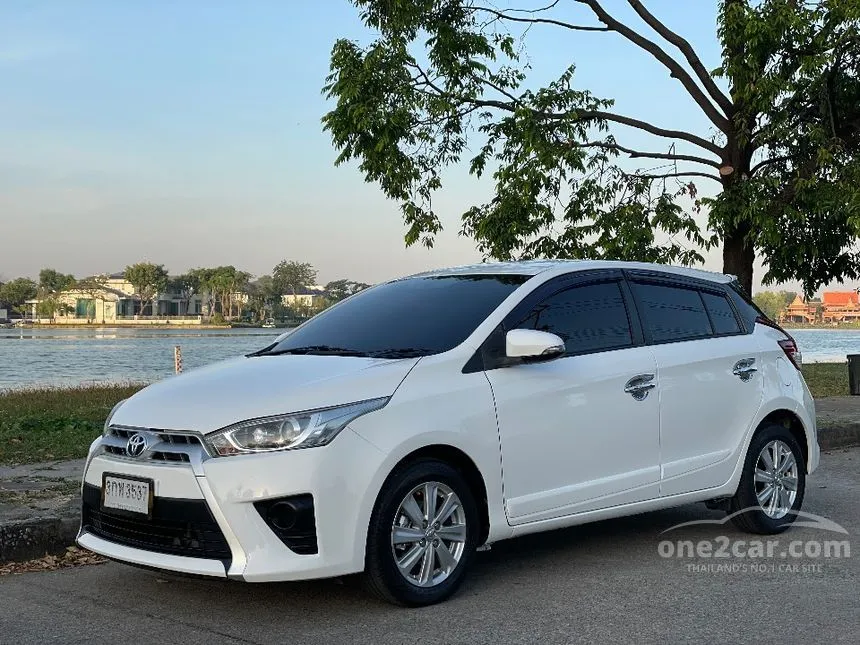 2014 Toyota YARIS G Hatchback