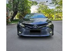 2021 Toyota Camry 2.5 V Sedan Black on Black Odo 40 b (TERMURAH)