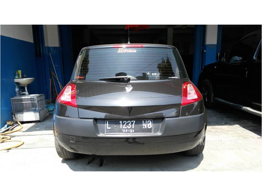  Jual  Mobil Renault  Megane  2004 II 1 6 di Jawa Timur 