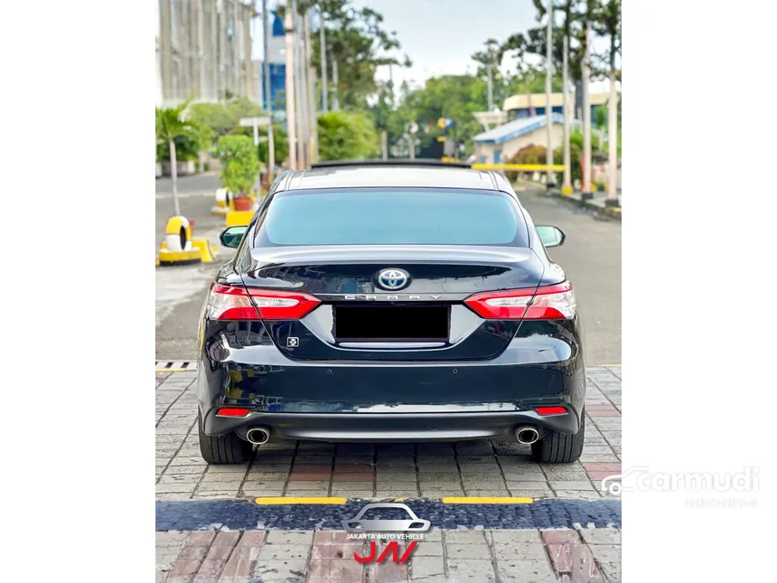 2021 Toyota Camry V Sedan