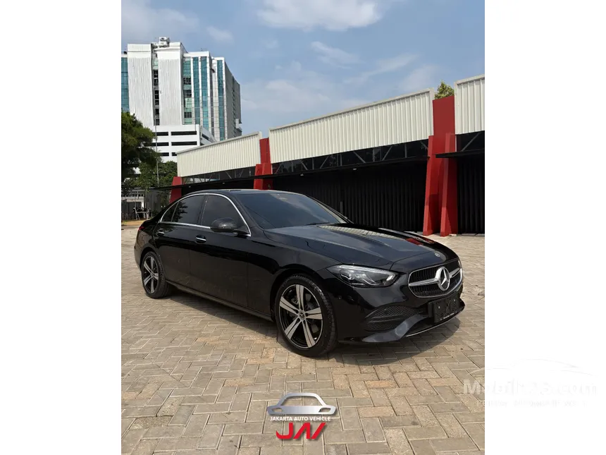 2025 Mercedes-Benz C200 Avantgarde Line Sedan