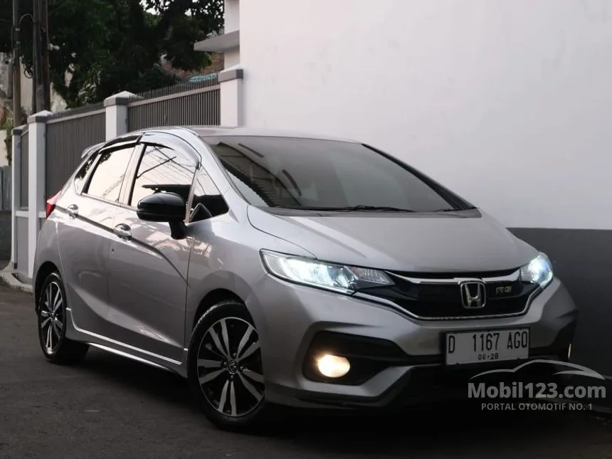 Jual Mobil Honda Jazz 2018 RS 1.5 di Jawa Barat Automatic Hatchback Abu