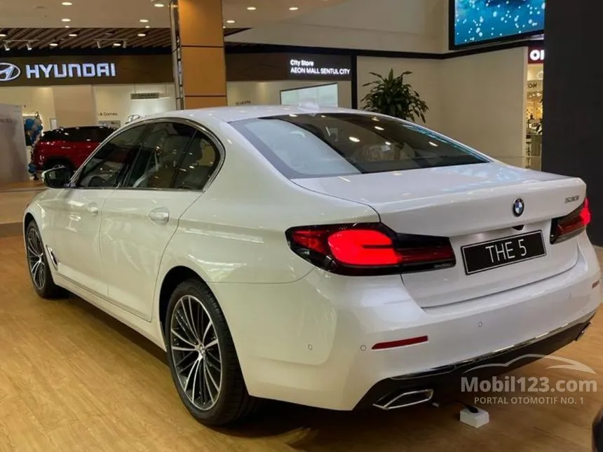 Jual Mobil BMW 530i 2022 Opulence 2.0 di DKI Jakarta Automatic Sedan ...
