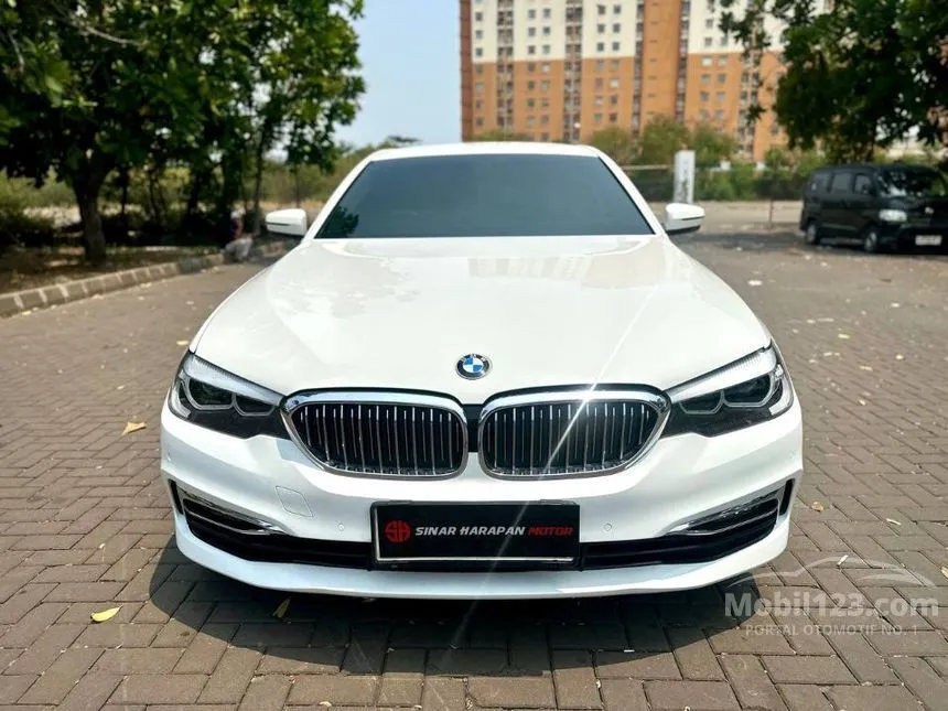 Jual Mobil BMW 520i 2018 Luxury 2.0 di Banten Automatic Sedan Putih Rp 405.000.000