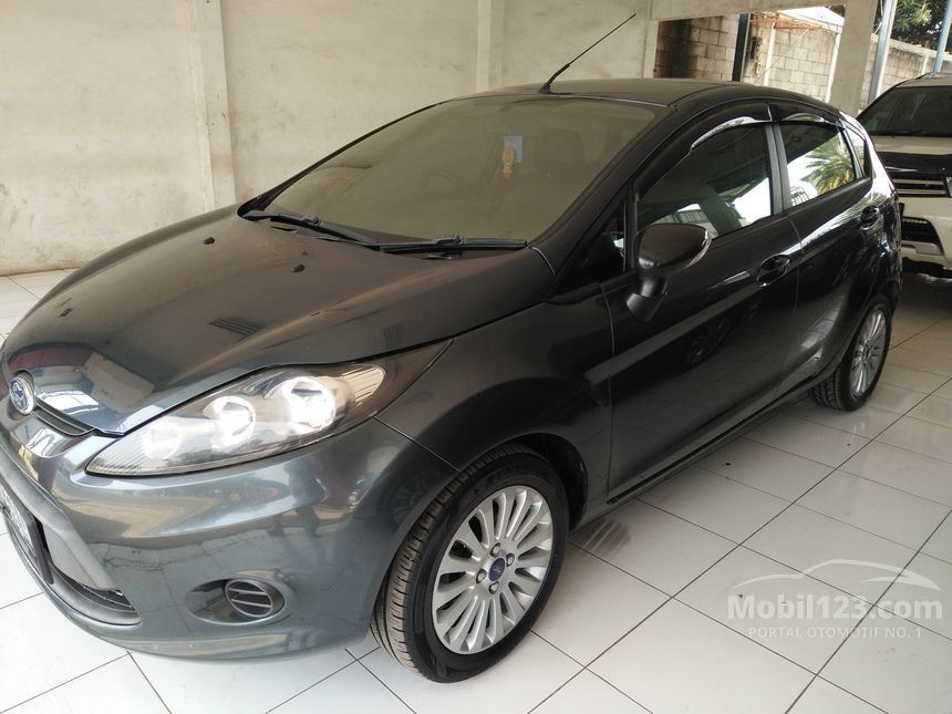 Jual Mobil  Ford  Fiesta  2011 Trend 1 4 di Jawa  Barat  