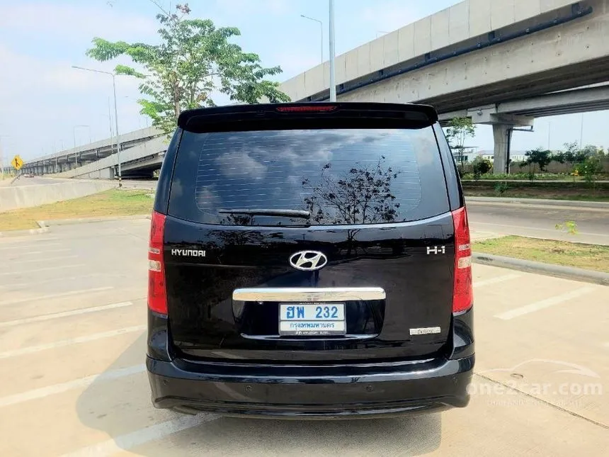2017 Hyundai H-1 Deluxe Van