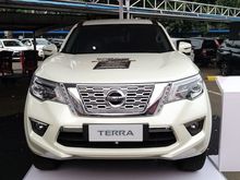Nissan Terra 2,5 VL 4x2 Promo diskon gedebunga murah bisa trade in fortuner pajero mux crv cx5