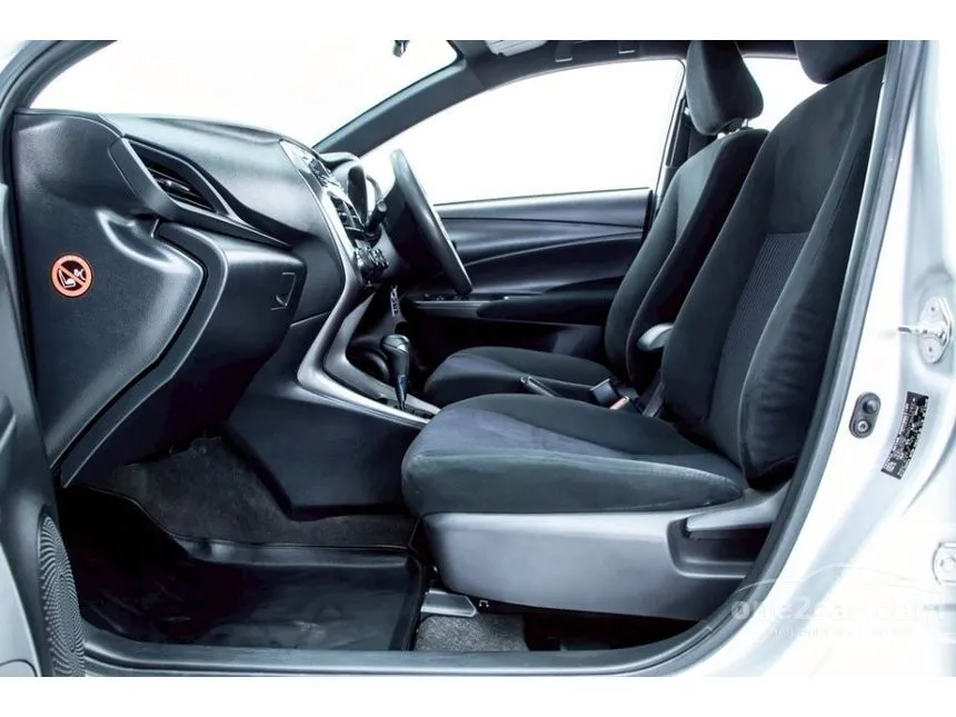 2020 Toyota YARIS Entry Hatchback