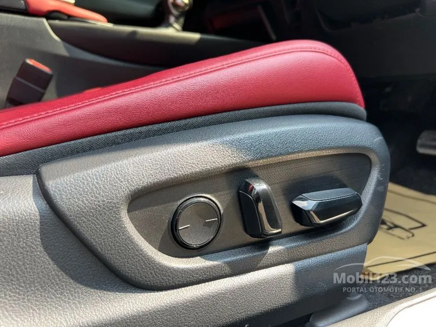 2019 Lexus UX200 F Sport Hatchback
