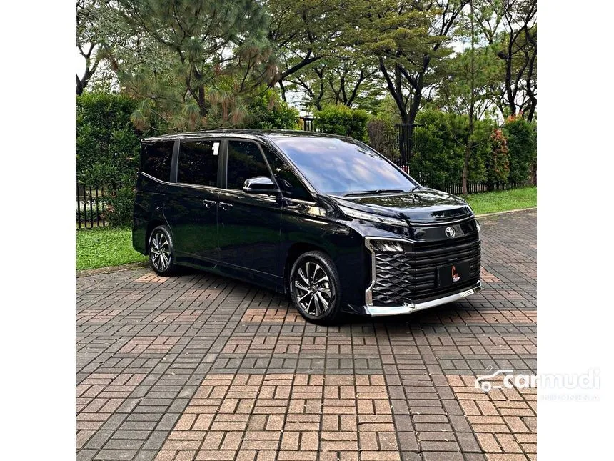 2023 Toyota Voxy Van Wagon