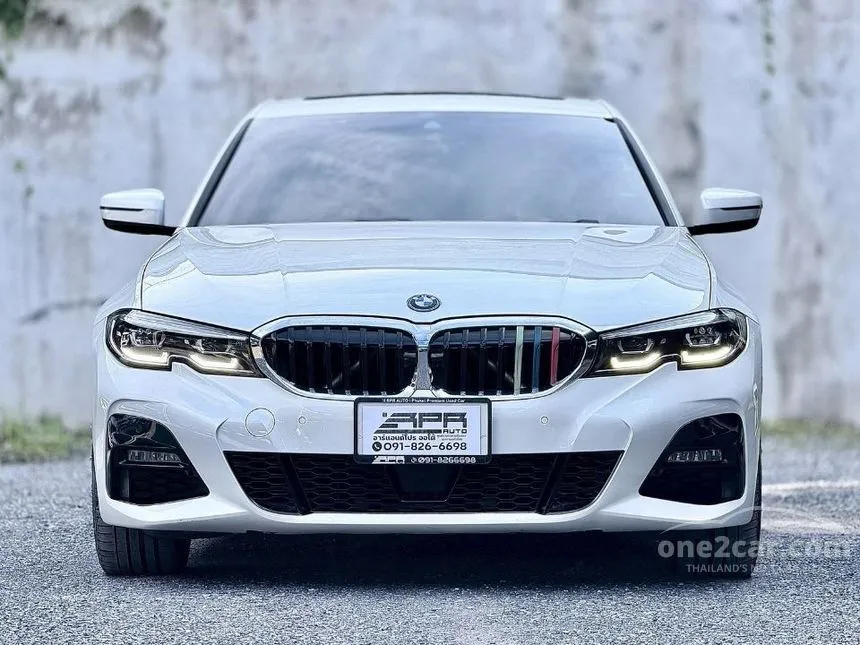 2022 BMW 330e M Sport Sedan