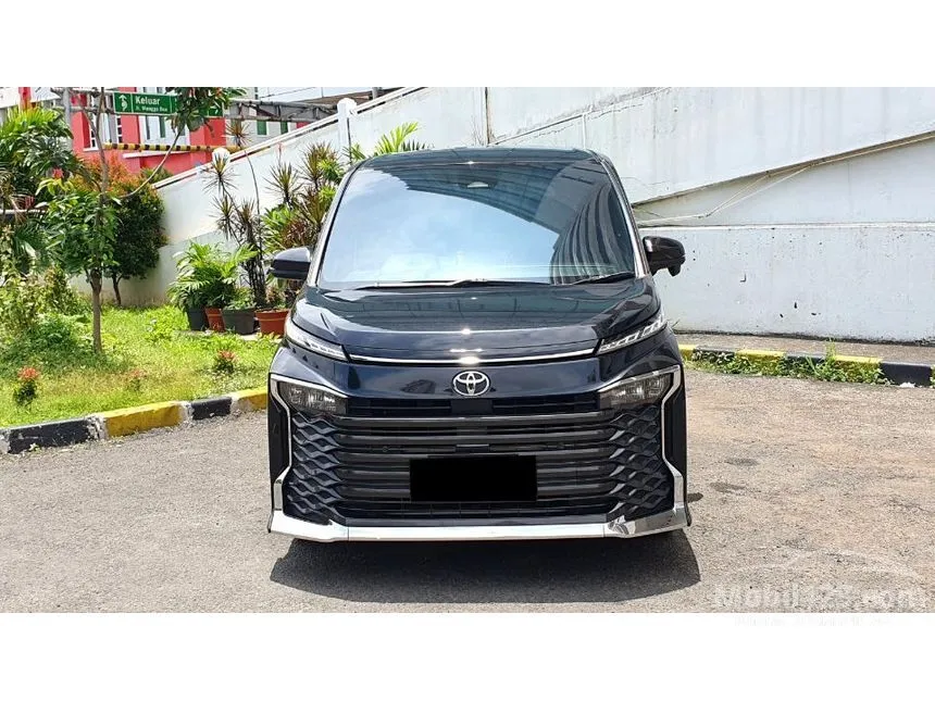 Jual Mobil Toyota Voxy 2022 2.0 di DKI Jakarta Automatic MPV Hitam Rp 455.000.000
