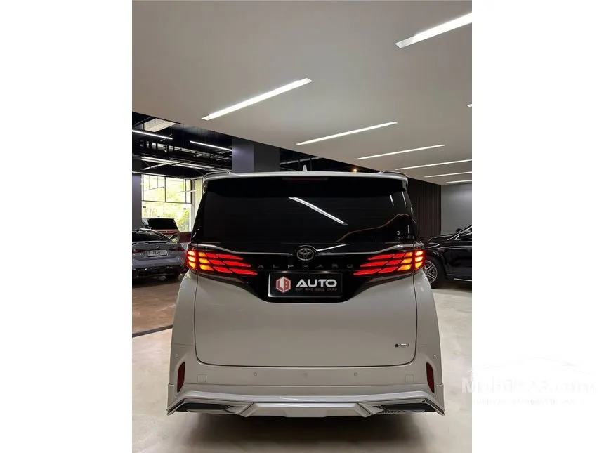 2024 Toyota Alphard HEV Modelista MPV