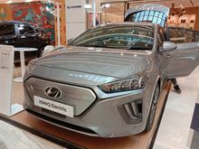 2021 Hyundai IONIQ 0.0 Electric Prime Fastback bebas biaya servis dan part 5thn**