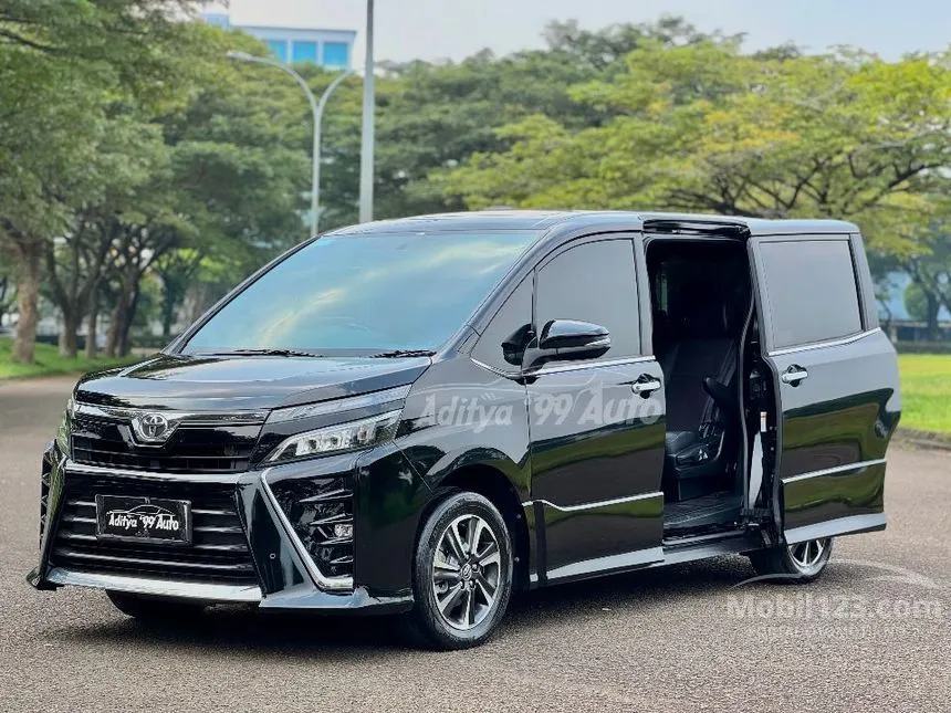 2018 Toyota Voxy MPV
