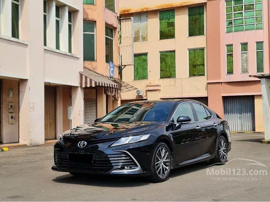 Jual Mobil Toyota Camry 2022 V 2.5 di Banten Automatic Sedan Hitam Rp 555.000.000