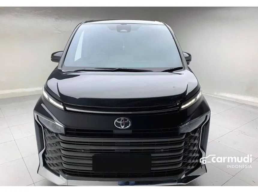 2023 Toyota Voxy (Premium Color) MPV