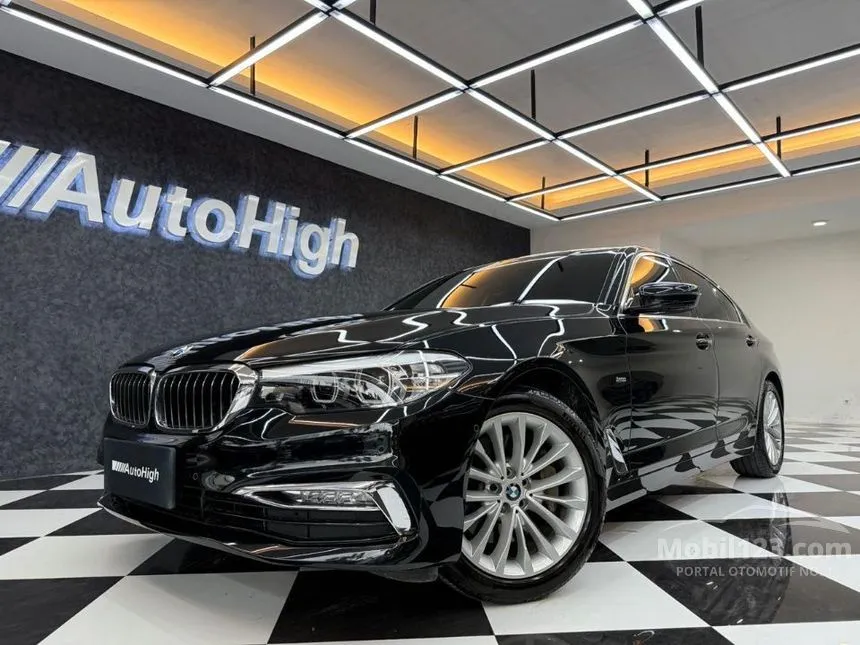 2018 BMW 530i Luxury Sedan
