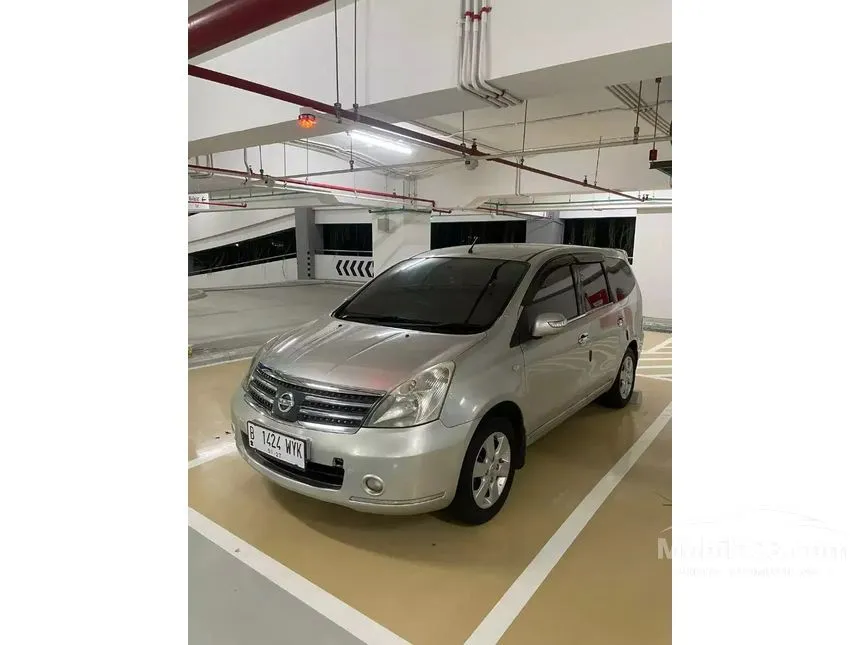Jual Mobil Nissan Grand Livina 2010 Ultimate 1.5 di Jawa Barat Automatic MPV Abu