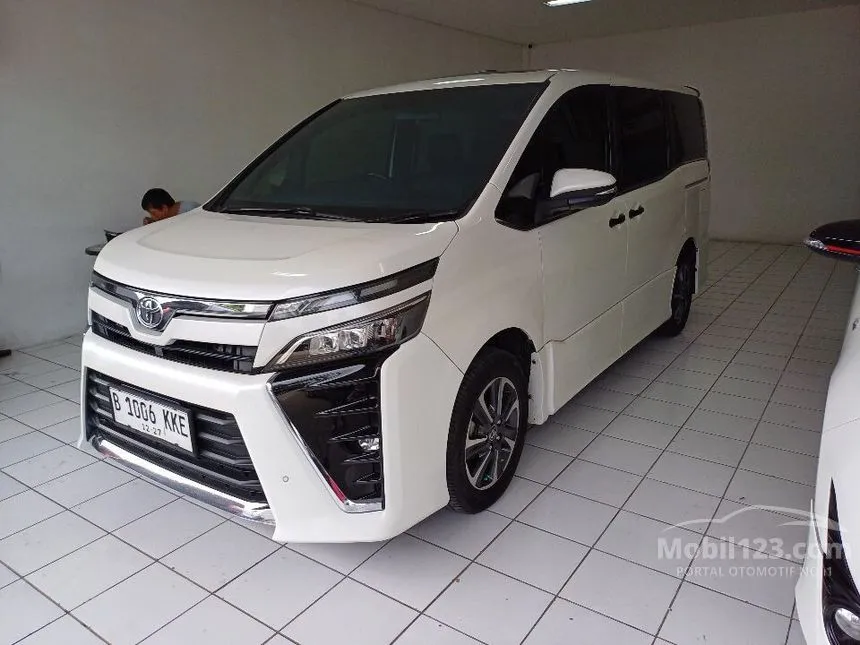 Jual Mobil Toyota Voxy 2018 2.0 di Banten Automatic Wagon Putih Rp 315.000.000