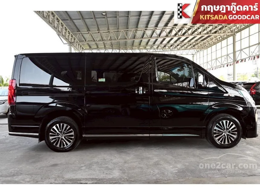 2020 Toyota Majesty Premium Van