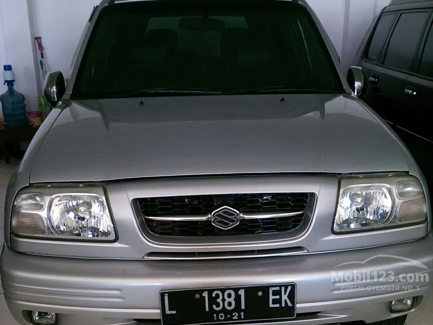 Jual Mobil Suzuki Escudo 2006 1.6 di Jawa Timur Manual SUV 