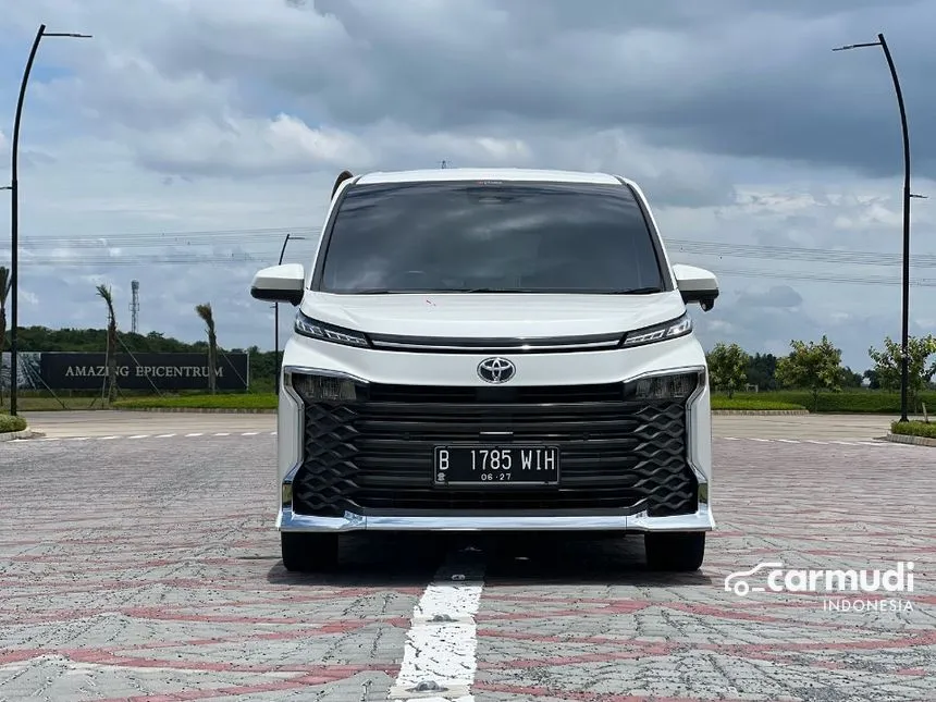 Jual Mobil Toyota Voxy 2022 2.0 di DKI Jakarta Automatic MPV Putih Rp 440.000.000