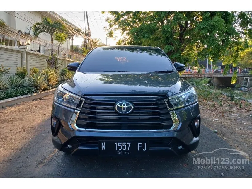 Jual Mobil Toyota Kijang Innova 2022 V 2.4 di Jawa Timur Automatic MPV Abu