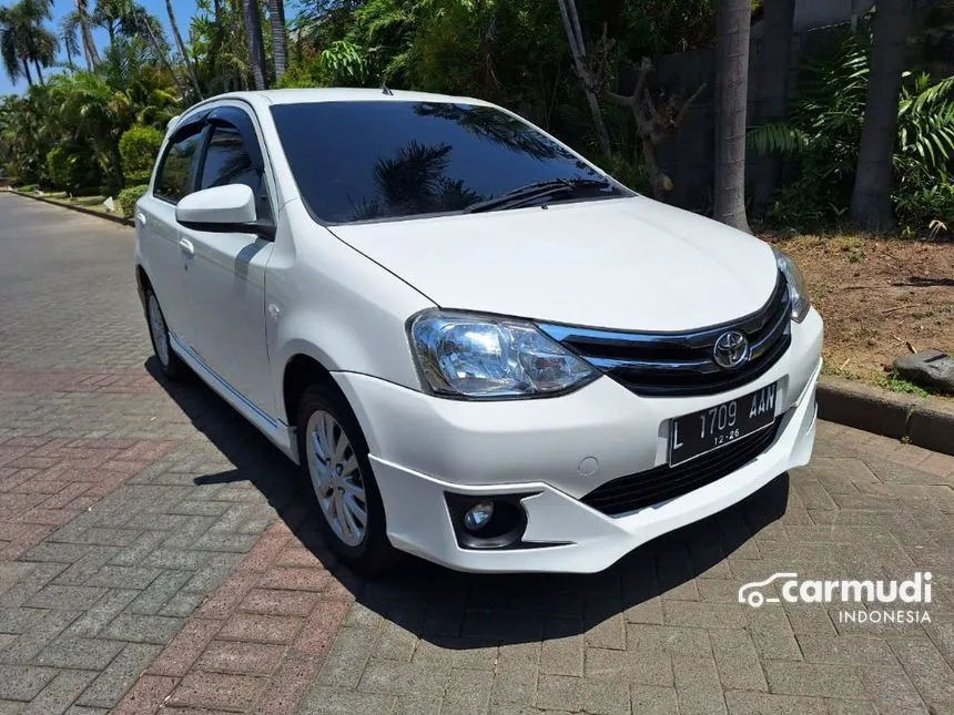 2016 Toyota Etios Valco G Hatchback