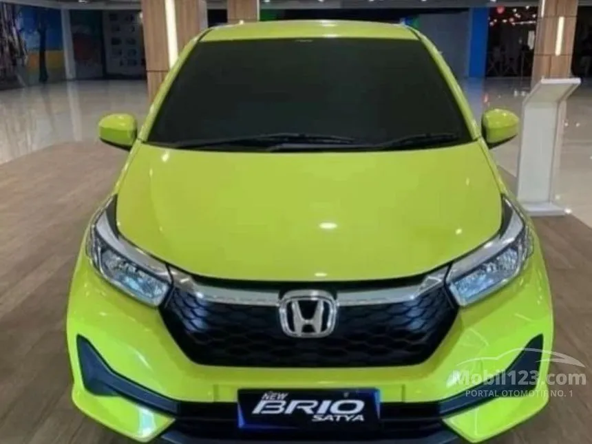 Jual Mobil Honda Brio 2024 Satya E 1.2 di Jawa Barat Manual Hatchback Hijau Rp 147.900.000