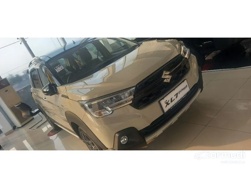 2025 Suzuki XL7 Alpha Hybrid (Two Tone) SUV