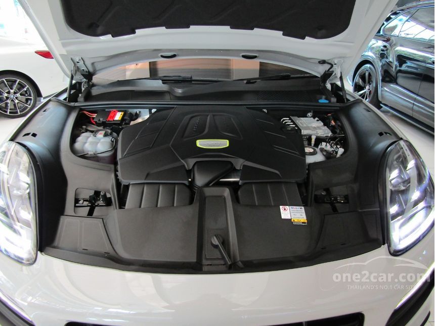 Porsche Cayenne EHybrid 3.0 เกียร์อัตโนมัติ สีเทา ศูนย์