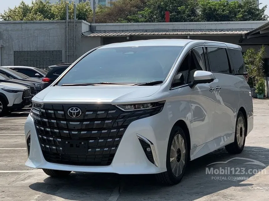 Jual Mobil Toyota Alphard 2024 HEV (Non Premium Color) 2.5 di Jawa Timur Automatic MPV Putih Rp 1.683.900.000