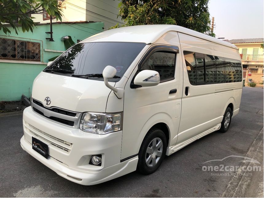 Toyota hiace 2013