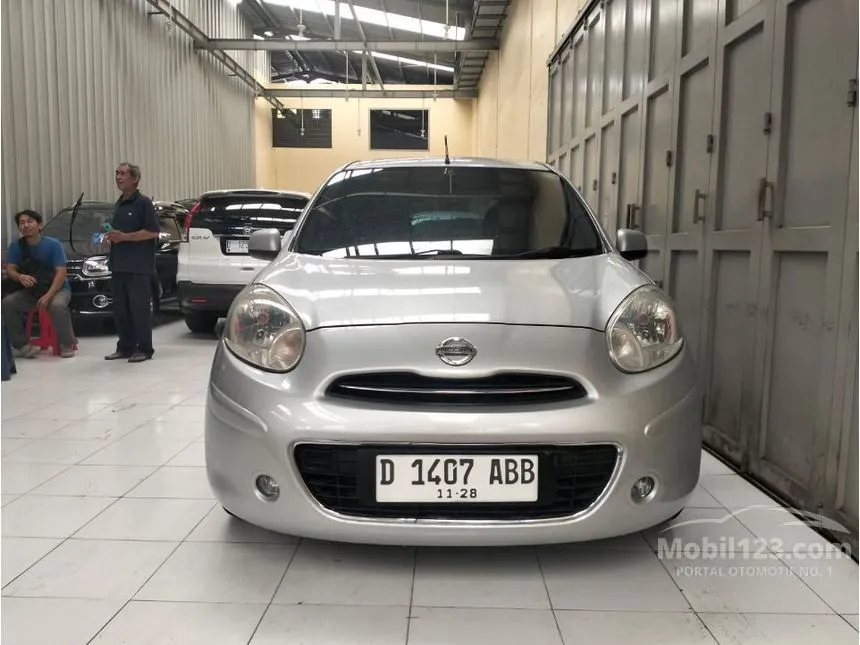 Jual Mobil Nissan March 2013 1.2 di Jawa Barat Manual Hatchback Silver Rp 85.000.000