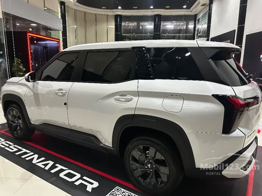 2026 Mitsubishi Destinator Exceed (Quartz White Pearl) SUV