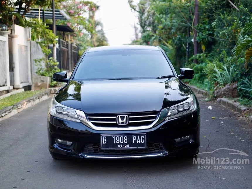 Jual Mobil Honda Accord 2015 VTi