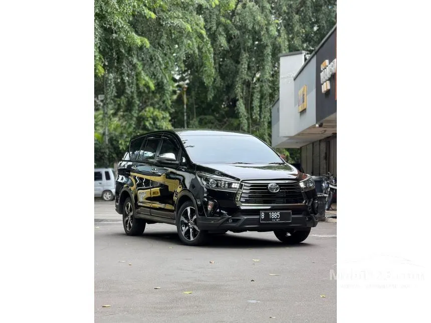 2022 Toyota Kijang Innova Venturer MPV