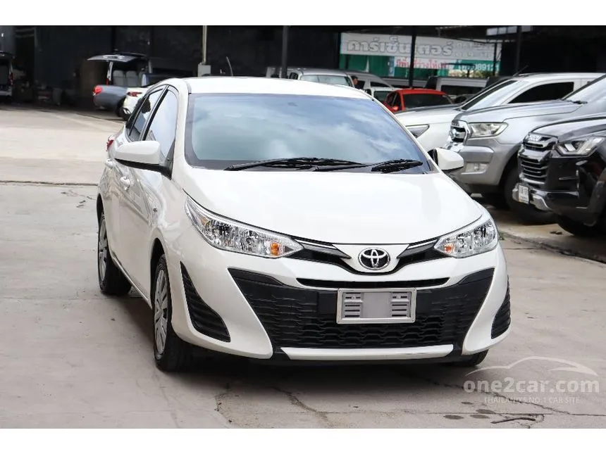 2018 Toyota YARIS J Hatchback