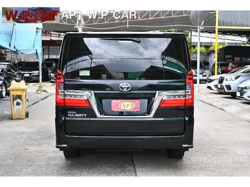 2021 Toyota Majesty Premium Van