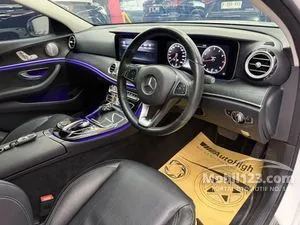 2016 Mercedes-Benz E300 2.0 Avantgarde Sedan