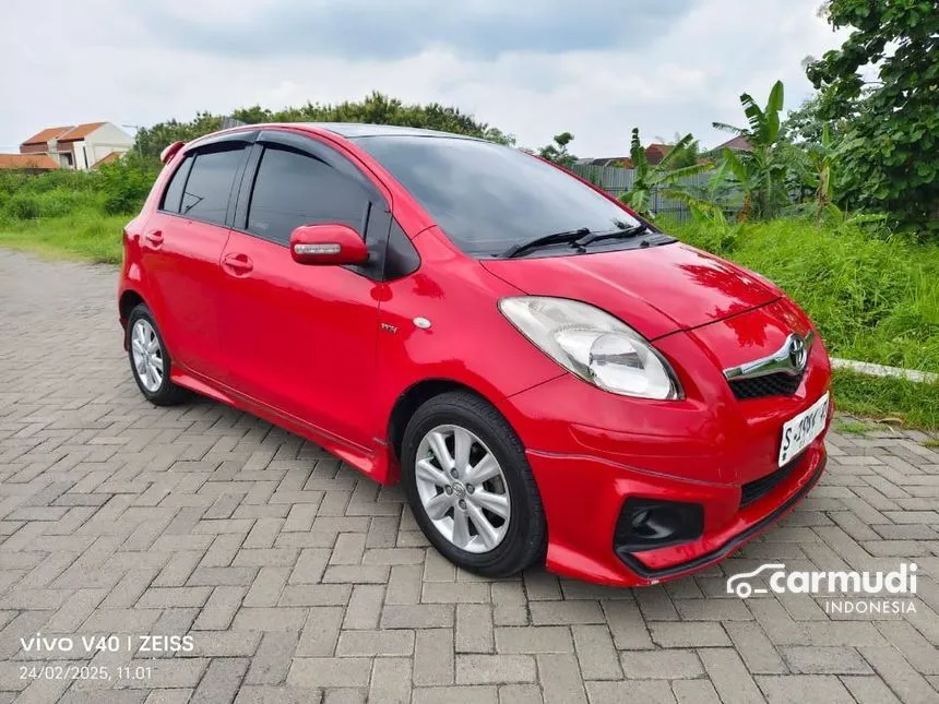 Jual Mobil Toyota Yaris 2010 E 1.5 di Jawa Timur Manual Hatchback Merah Rp 100.000.000