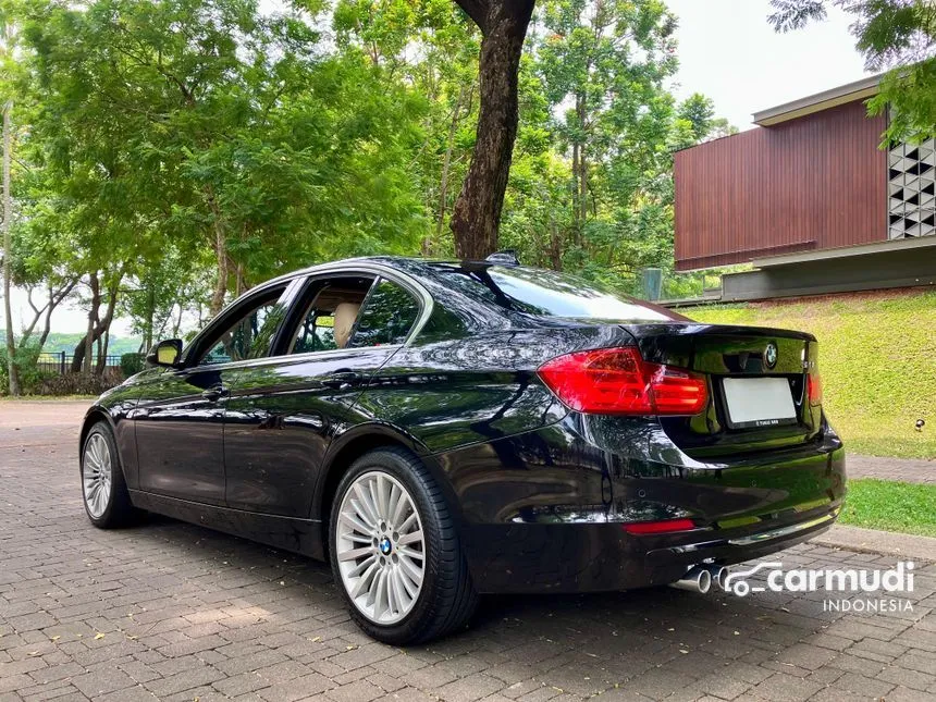 2014 BMW 328i Luxury Sedan