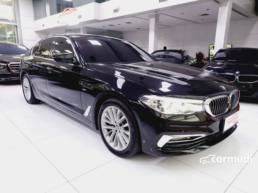 2018 BMW 530i Luxury Sedan