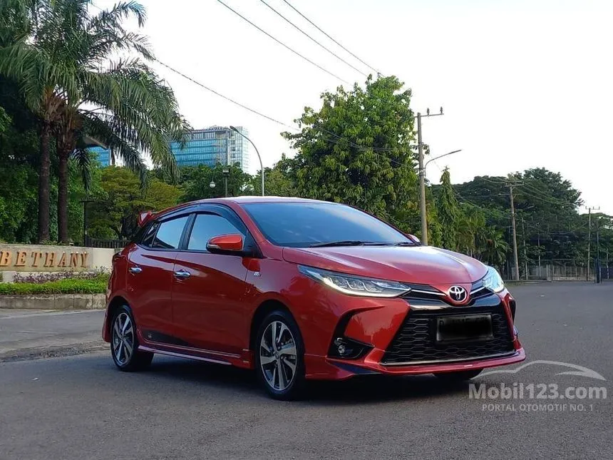 Jual Mobil Toyota Yaris 2022 S GR Sport 1.5 di Jawa Timur Manual Hatchback Merah Rp 225.000.008
