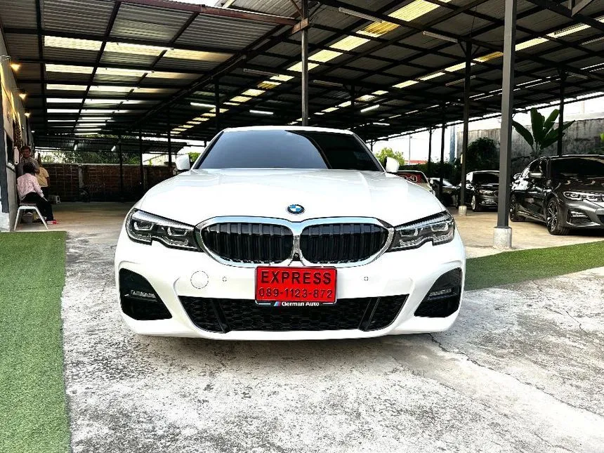 2021 BMW 330e M Sport Sedan